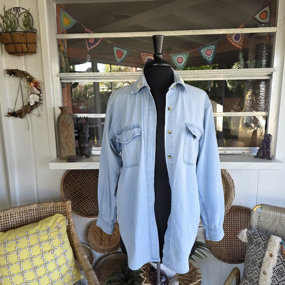 Vintage 90s Chic M Cotton Light Blue Button Down Shirt Soft Rose Patches - Picture 10 of 11